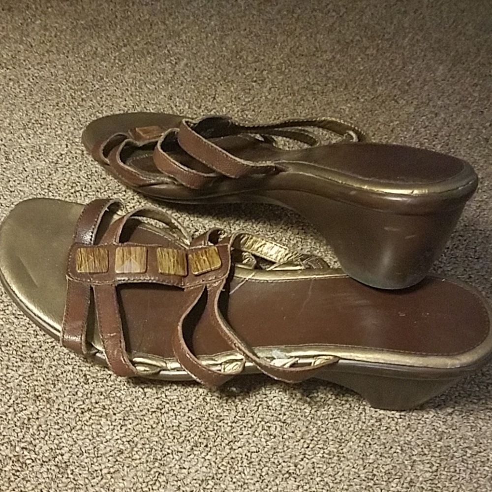 Sandals - Picture 3 of 3